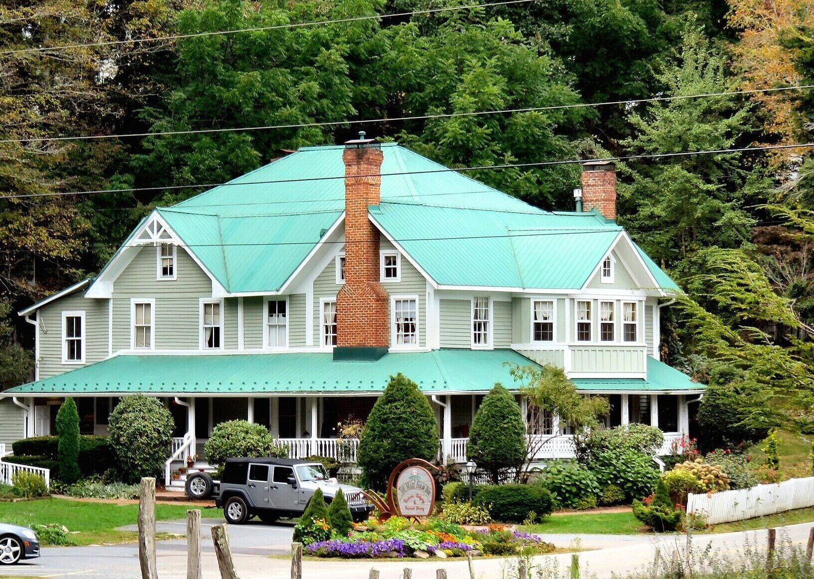 Mast Farm Inn