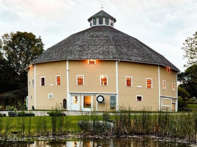 Round Barn Farm Bed And Breakfast